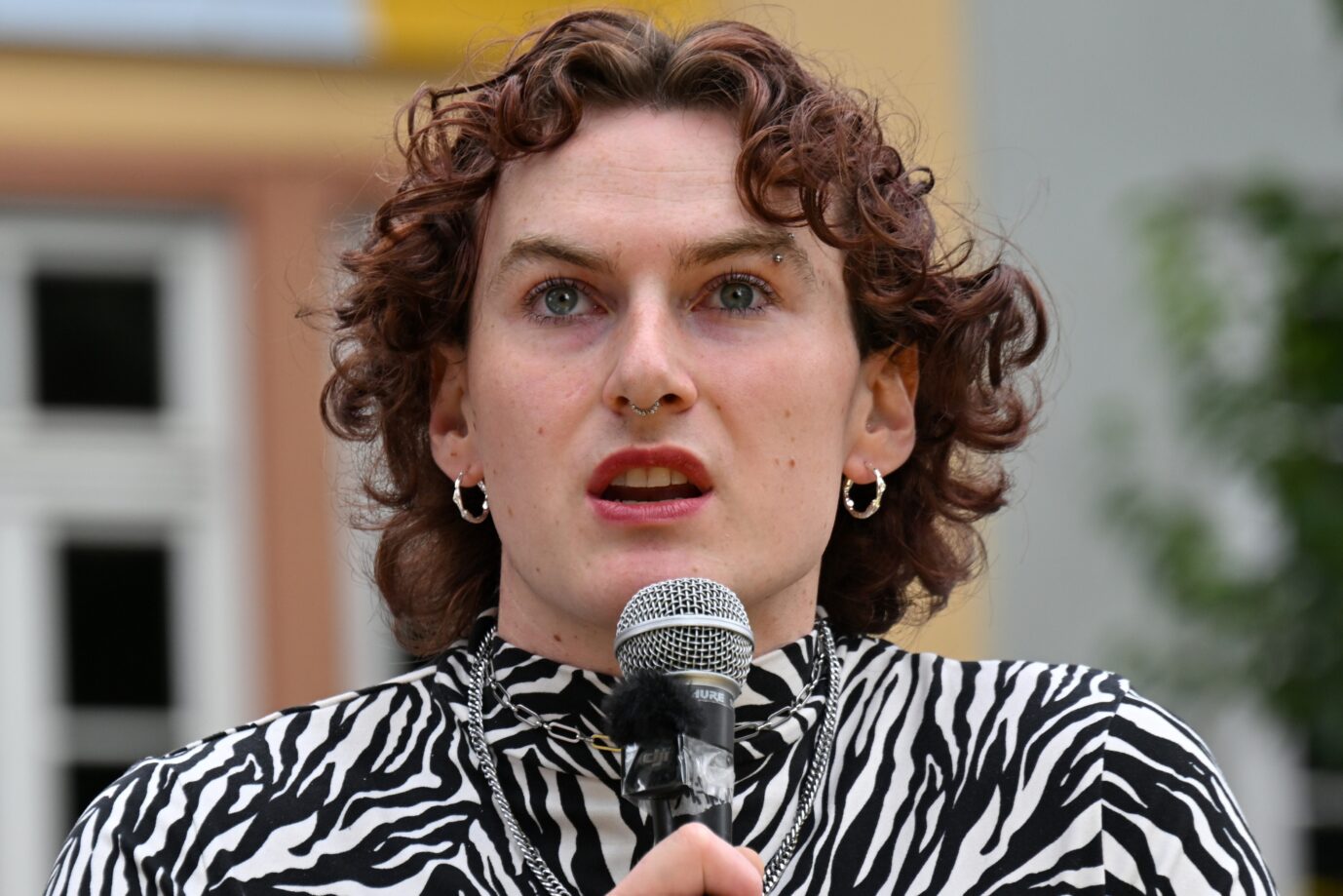 Wer ist dieser oder diese Noa Sander?