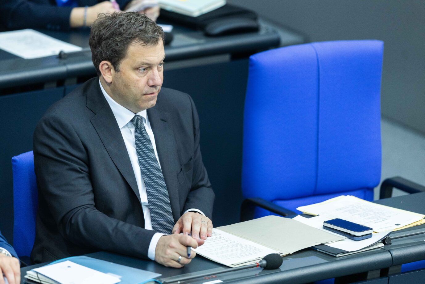 Kennt der Finanzminister das Steuerrecht nicht?