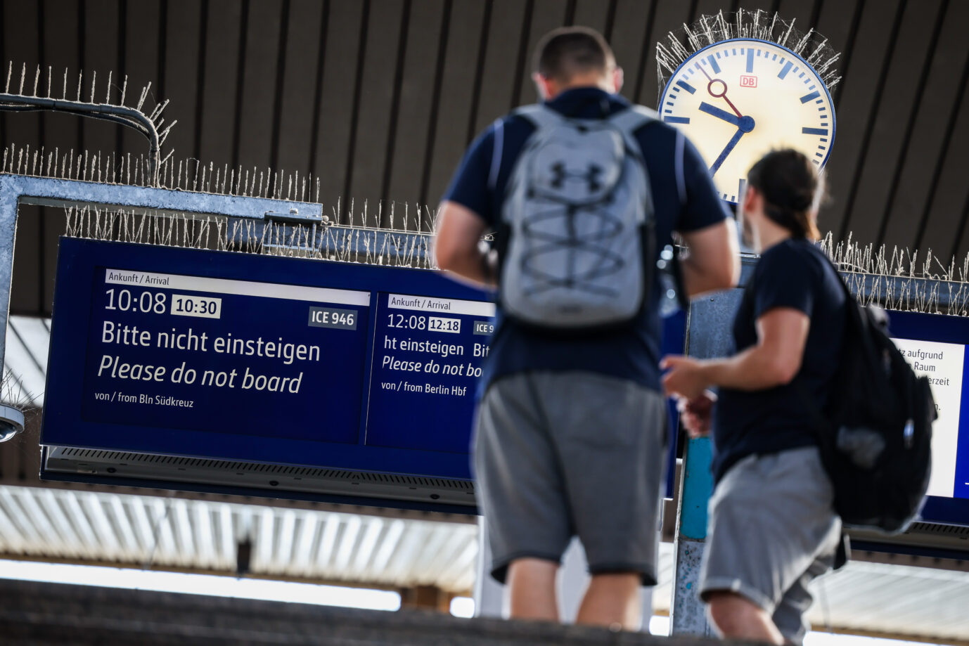 Linksextremisten bekennen sich zum neuen Bahn-Brandanschlag